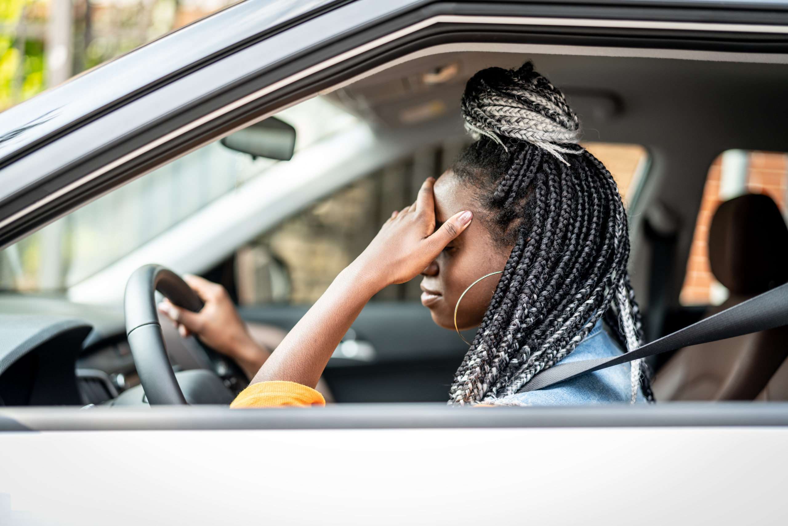 woman upset after a car accident in Charleston, SC