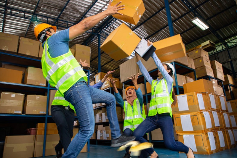 boxes-falling-in-workplace-accident Alt: boxes falling in workplace accident